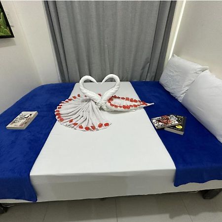 Stays At Green Residences 1 Studio Room Couples Bed With Complimentary Breakfast For 2 Manilla Buitenkant foto